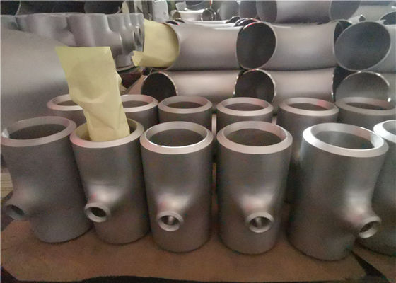 Seamless TP304 Butt Welded 110mm Equal Tee Pipe Fitting Varnished